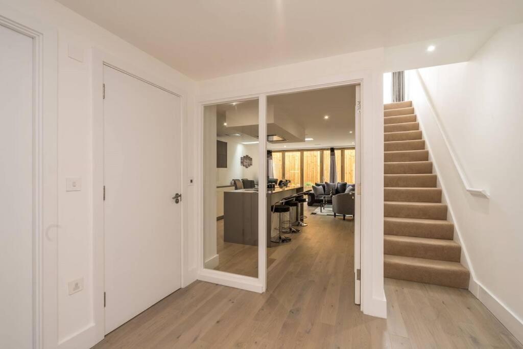 Luxurious & Modern Townhouse In Hammersmith Leilighet London Eksteriør bilde