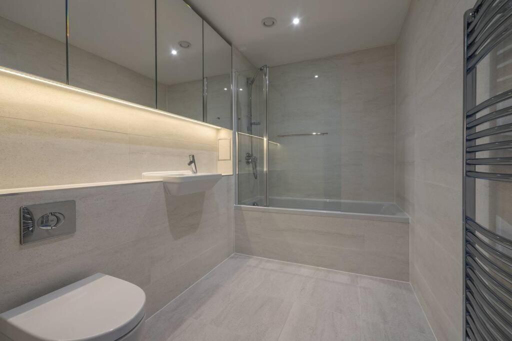 Luxurious & Modern Townhouse In Hammersmith Leilighet London Eksteriør bilde